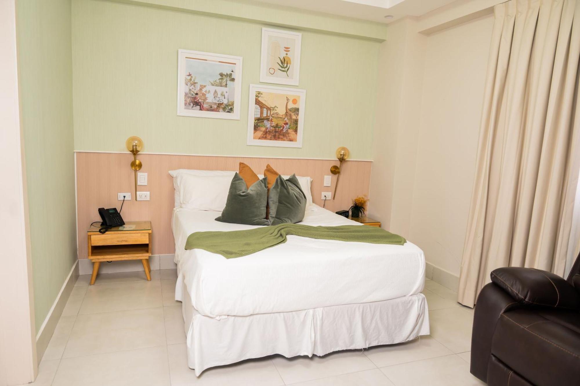 Hotel Stay Here Suites Santo Domingo Exterior foto